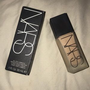 Nars Foundation in shade Medium 2 Santa Fe